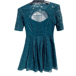 BCBGMaxazria Julya Teal Green Dress Special Occasion Lace Cocktail Sz 6